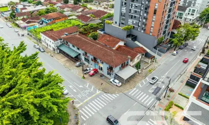 Casa comercial à venda na Rua Alexandre Schlemm, 750, Anita Garibaldi, Joinville