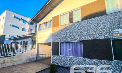 Casa com 10 quartos à venda na Rua Papa João XXIII, 87, Iririú, Joinville
