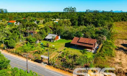 Chácara / sítio com 3 quartos à venda na Perequê, 4125, Pinheiros, Balneário Barra do Sul