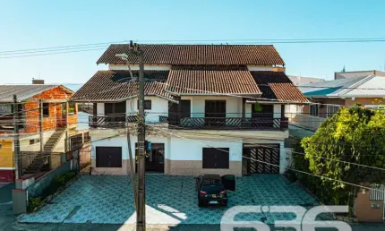 Casa com 6 quartos à venda na Valença, 629, Guanabara, Joinville