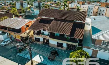 Casa com 6 quartos à venda na Valença, 629, Guanabara, Joinville