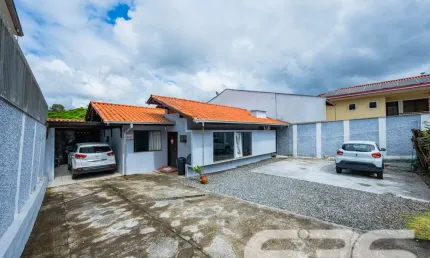 Casa com 3 quartos à venda na Rua Santa Catarina, 335, Floresta, Joinville