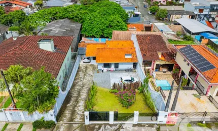 Casa com 3 quartos à venda na Rua Santa Catarina, 335, Floresta, Joinville