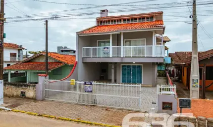 Casa com 4 quartos à venda na Amândio Cabral, 283, Centro, Balneário Barra do Sul