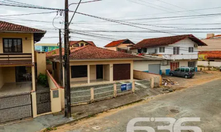 Casa com 2 quartos à venda na Amândio Cabral, 240, Centro, Balneário Barra do Sul