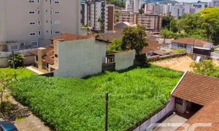 Terreno à venda na Rua Quinze de Novembro, 329, Glória, Joinville