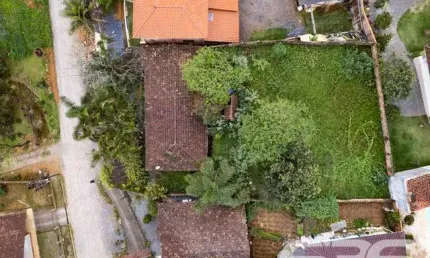 Terreno à venda na Rua Papa João XXIII, 265, Iririú, Joinville
