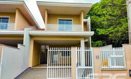 Casa com 3 quartos à venda na Rua Quinze de Novembro, América, Joinville