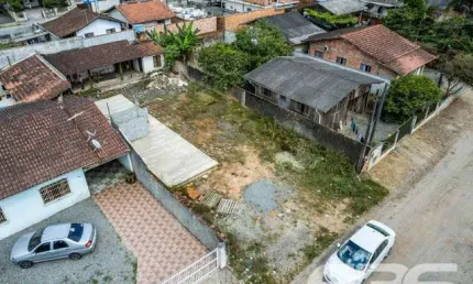 Terreno à venda na Rua dos Mecânicos, 126, Paranaguamirim, Joinville