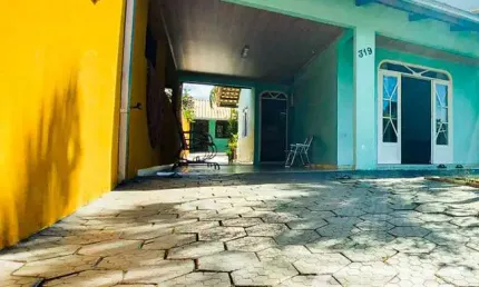 Casa com 3 quartos à venda na Benício Felipe Da Silva, 319, Adhemar Garcia, Joinville