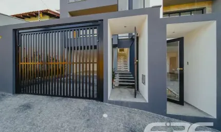 Casa com 3 quartos à venda na Rua Santa Catarina, 326, Floresta, Joinville