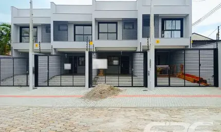Casa com 3 quartos à venda na Albano Schimdt, 38, Boa Vista, Joinville