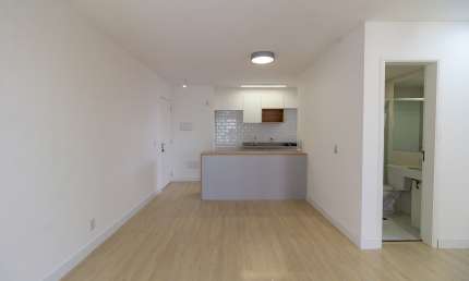 Apartamento no Cambuci, reformado, andar alto, lazer completo