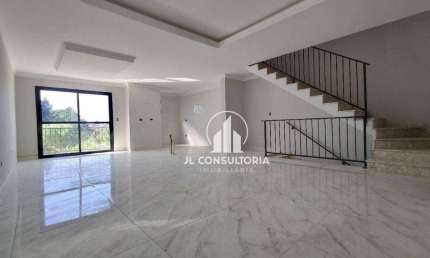 Sobrado com terraço/suíte/closet/vagas cobertas no Umbará
