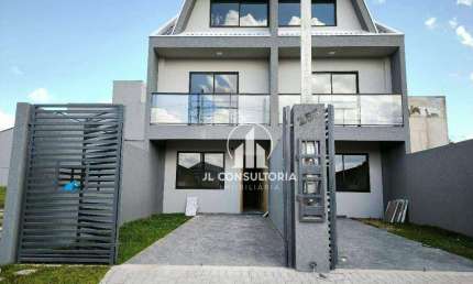 Sobrado no Umbará três quartos sendo uma suíte com closet ótimo padrão de acabamento
