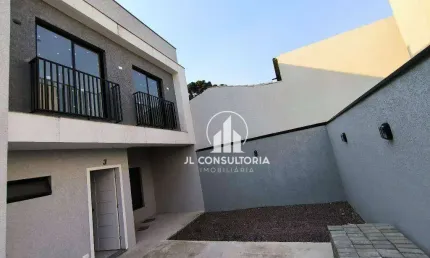 Sobrado em cond. no Uberaba com três quartos sendo uma suíte