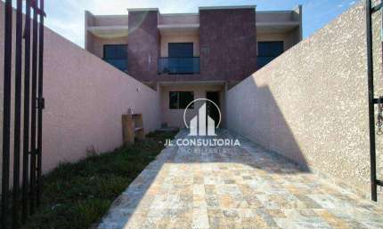 Sobrado no Pinheirinho com 04 quartos/suíte amplo terreno nos fundos