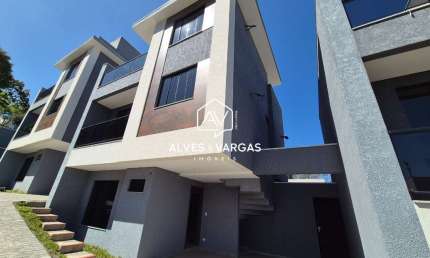 Casa em condomínio fechado com 3 quartos à venda na Governador Jorge de Lacerda, 272, Guabirotuba, Curitiba por R$ 780.000