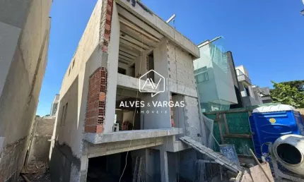 Casa em condomínio fechado com 3 quartos à venda na Irmã Schereiner Maran, 475, Santa Cândida, Curitiba por R$ 1.699.000