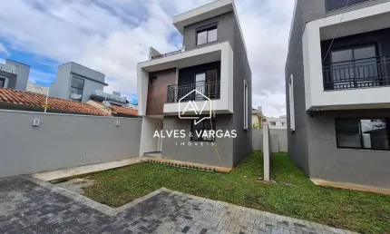 Casa em condomínio fechado com 4 quartos à venda na Rua Tucum, 26, Uberaba, Curitiba por R$ 790.000