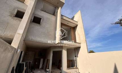 Casa com 3 quartos à venda na Travessa Ferreira, 52, Uberaba, Curitiba por R$ 850.000