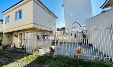 Casa em condomínio fechado com 3 quartos à venda na Rua Niterói, 1687, Cajuru, Curitiba por R$ 399.000
