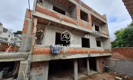 Casa em condomínio fechado com 3 quartos à venda na rua jaime balão, 940, hugo lange, curitiba por r$ 2.300.000