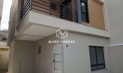 Casa em condomínio fechado com 3 quartos à venda na Rua México, 823, Bacacheri, Curitiba por R$ 1.220.000