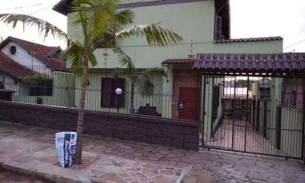 Casa com 3 quartos à venda na Rua Oscar Tollens, Medianeira, Porto Alegre