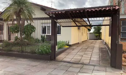 Casa com 3 quartos à venda na Rua Saudável, Medianeira, Porto Alegre