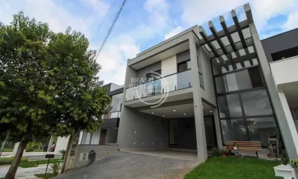 Sobrado no Condomínio Terras de São Francisco, 250m2, 3 suítes
