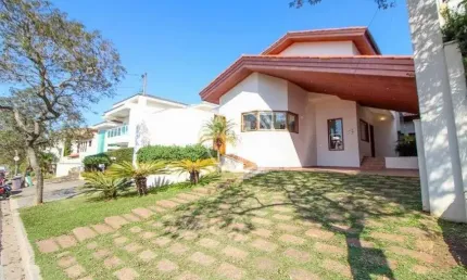 Casa de condomínio sobrado para venda possui 324 metros quadrados com 3 quartos