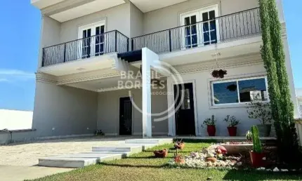 CASA COM 03 DORMITÓRIOS E 01 SUÍTE CONDOMINIO LE FRANCE