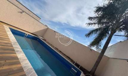 Casa condomínio Villagio Milano- 3 suítes - sala de Tv- planejados- piscina - quintal amplo