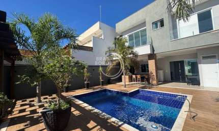 Casa no condomínio Villagio Milano- 3 dorms. Sendo 2 suítes- belíssima área gourmet com piscina aquecida