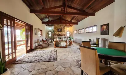 Chácara à venda em Araçoiaba da Serra – 2.000 m² de terreno, 2 casas, piscina e área verde