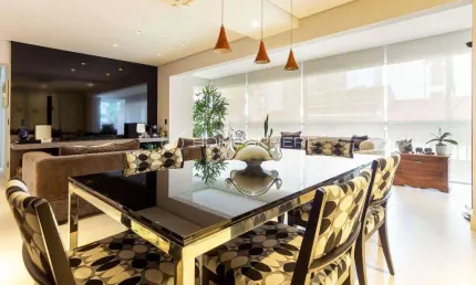Condomínio sax itaim rua benedito lapin, 123. apartamento à venda no itaim bibi, 2 quartos, sendo 2 suítes, 170m², reformado, varanda, 2 vagas e lazer no edifício sax itaim