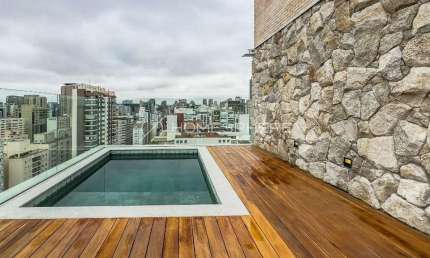 Condomínio Edifício Michelle Itaim R. Jesuíno Arruda, 168. Cobertura à venda em Itaim Bibi, 335 m², 4 quartos, sendo 4 suítes, reformada, piscina, área gourmet 2 vagas e lazer no Edifício Michelle Ita