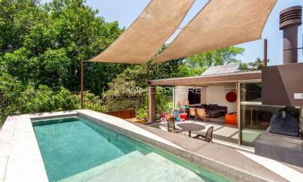 ThreeDI Praça Ibiapinópolis Rua Ibiapinópolis, 334 - Jardim Paulistano. Casa de condomínio à venda, 554m², 4 suítes e 5 vagas. Projetado por Dado Castello Branco e Rodrigo Oliveira