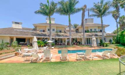 Condomínio Quinta da Baroneza casa à venda na Quinta da Baroneza, 10 quartos, sendo 10 suítes, 1100 m², piscina e 5 vagas. Rodovia Alkindar Monteiro Junqueira, Bragança Paulista/SP