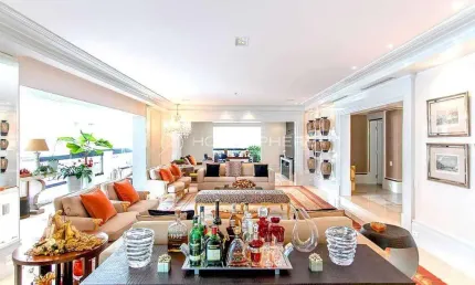 Chateau De Chevergny Rua Inajaroba, 197 - Vila Nova Conceição. Apartamento à venda com 388 m², 4 quartos sendo 3 suítes, 5vagas e lazer no Cond Ed Chateau de Chevergny