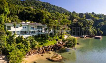 Casa Piraquara | Angra dos Reis. Casa de condomínio à venda com 1000 m², 6 quartos sendo 6 suítes à venda no bairro Piraquara. Casa Péna areia em Angra dos Reis