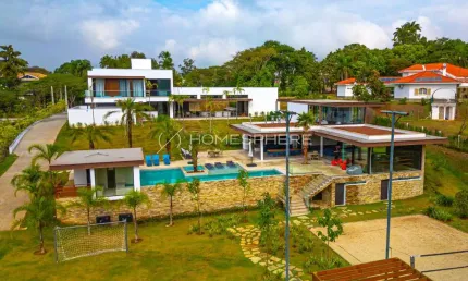 Village Sans Souci Valinhos. Casa de condomínio à venda Village Sans Souci, 1400 m², 5 quartos sendo 5 suítes, área gourmet, piscina com hidromassagem, beach tênis e campo gramado