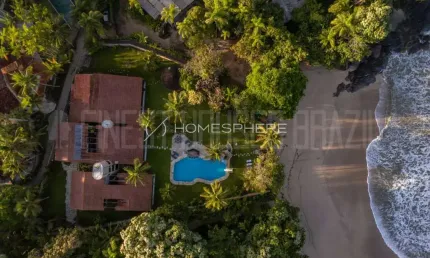 Casas à venda na Praia Domingas Dias, Ubatuba - SP. Mansão de Condominio Luxo - Domingas Dias - Ubatuba. Casa pé na areia, 5 suítes, 1000m², piscina e área gourmet
