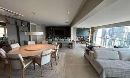 Apartamento com 250.0 m², à venda no bairro Chácara Santo Antônio.