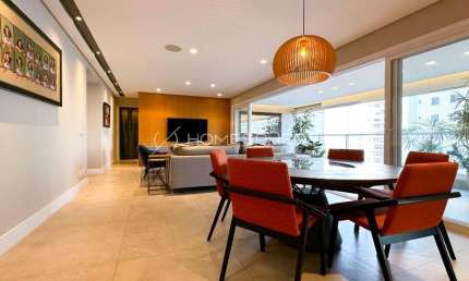 Apartamento com 189 m², 3 quartos sendo 3 suítes à venda no bairro Chácara Santo Antônio.