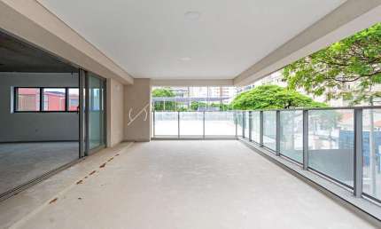 Apartamento com 246 m², 4 quartos sendo 4 suítes à venda no bairro Itaim Bibi. R. Bandeira Paulista, 1140 - Itaim Bibi - Condomínio Vertical Stratos Itaim