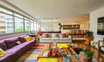 Condomínio Palacete De La Paix R. Jerônimo da Veiga, 398 - Jardim Europa. Apartamento à venda com 226m², 4 quartos, sendo 3 suítes, reformado em 2021 e 2 vagas. Próximo aos clubes Hebraica e Pinheiros