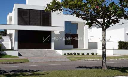 Casa com 520 m², 4 quartos sendo 4 suítes à venda no bairro Jurerê Internacional.