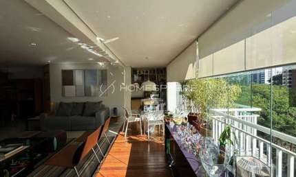 Apartamento com 103 m², 2 quartos sendo 2 suítes à venda no bairro Vila Suzana.
